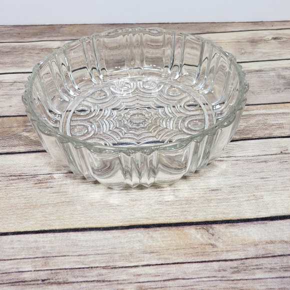 Vtg pressed glass spiderweb bowl - Picture 6 of 11